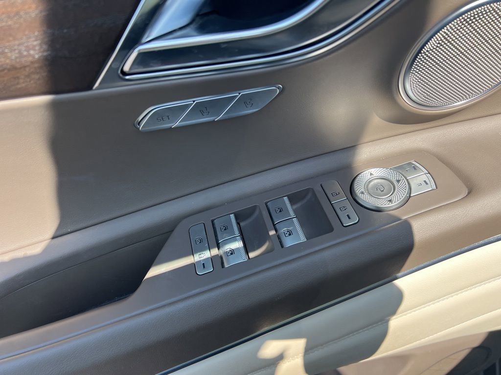 Used 2023 Genesis GV80 2.5T w/ Prestige 20" Package image 15