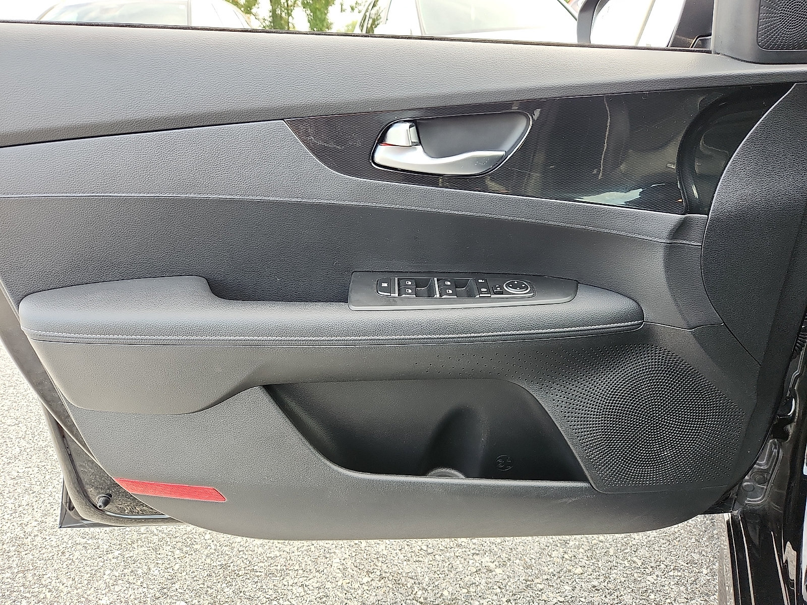 Certified 2023 Kia Forte GT-Line w/ GT-Line Technology Package FWD image 12