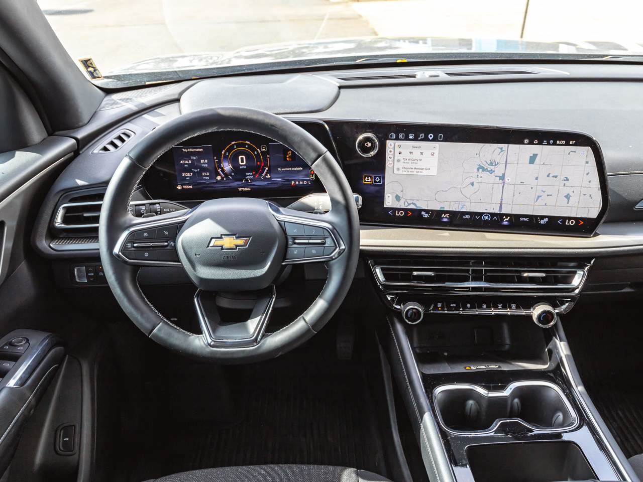 Used 2026 Chevrolet Traverse LT w/ LPO, Floor Liner Package FWD image 11