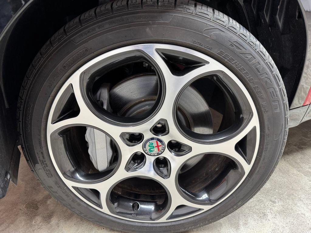 Used 2024 Alfa Romeo Tonale Ti AWD/4WD image 31