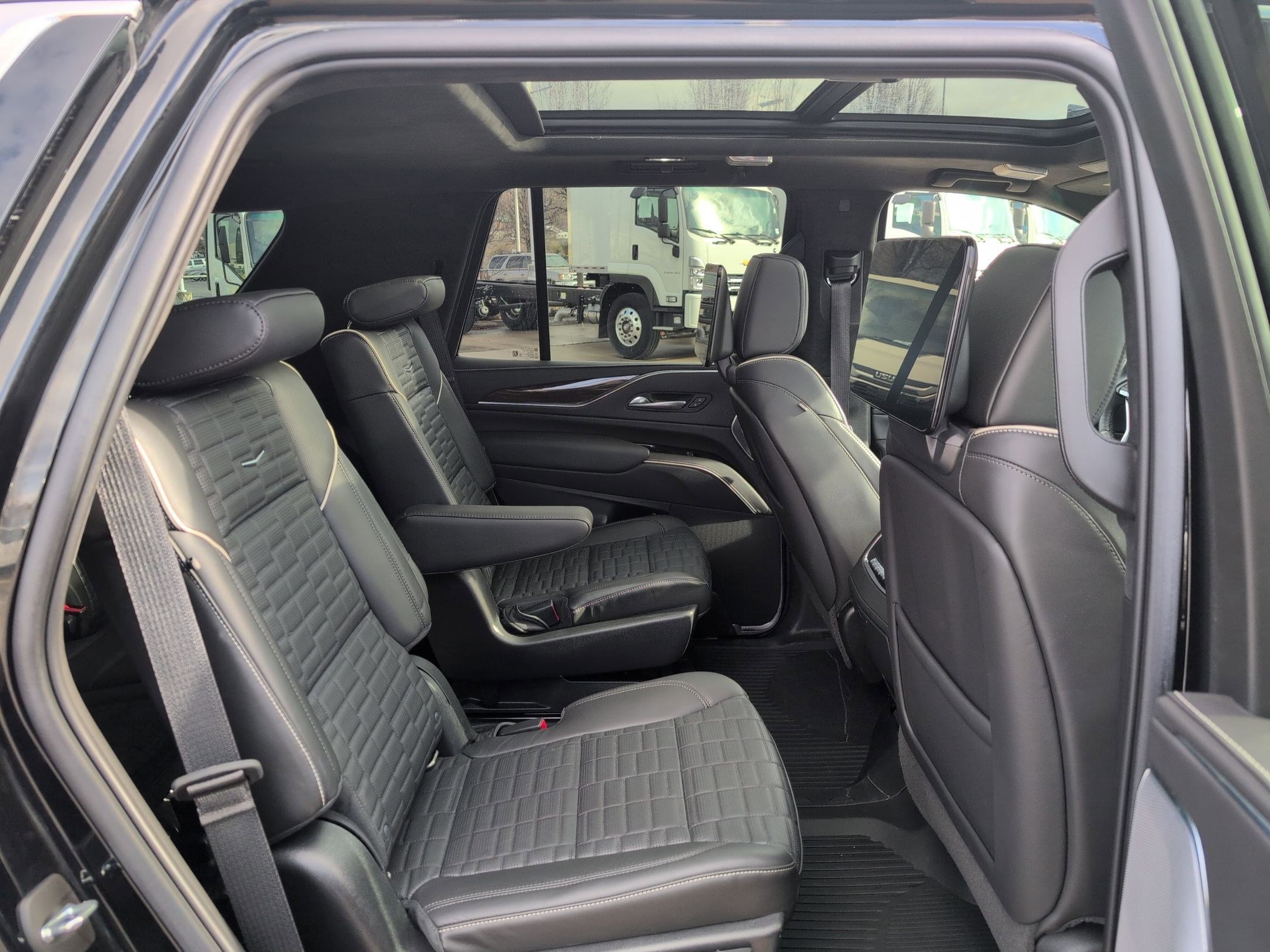Used 2022 Cadillac Escalade Premium Luxury Platinum w/ LPO, Floor Liner Package image 25