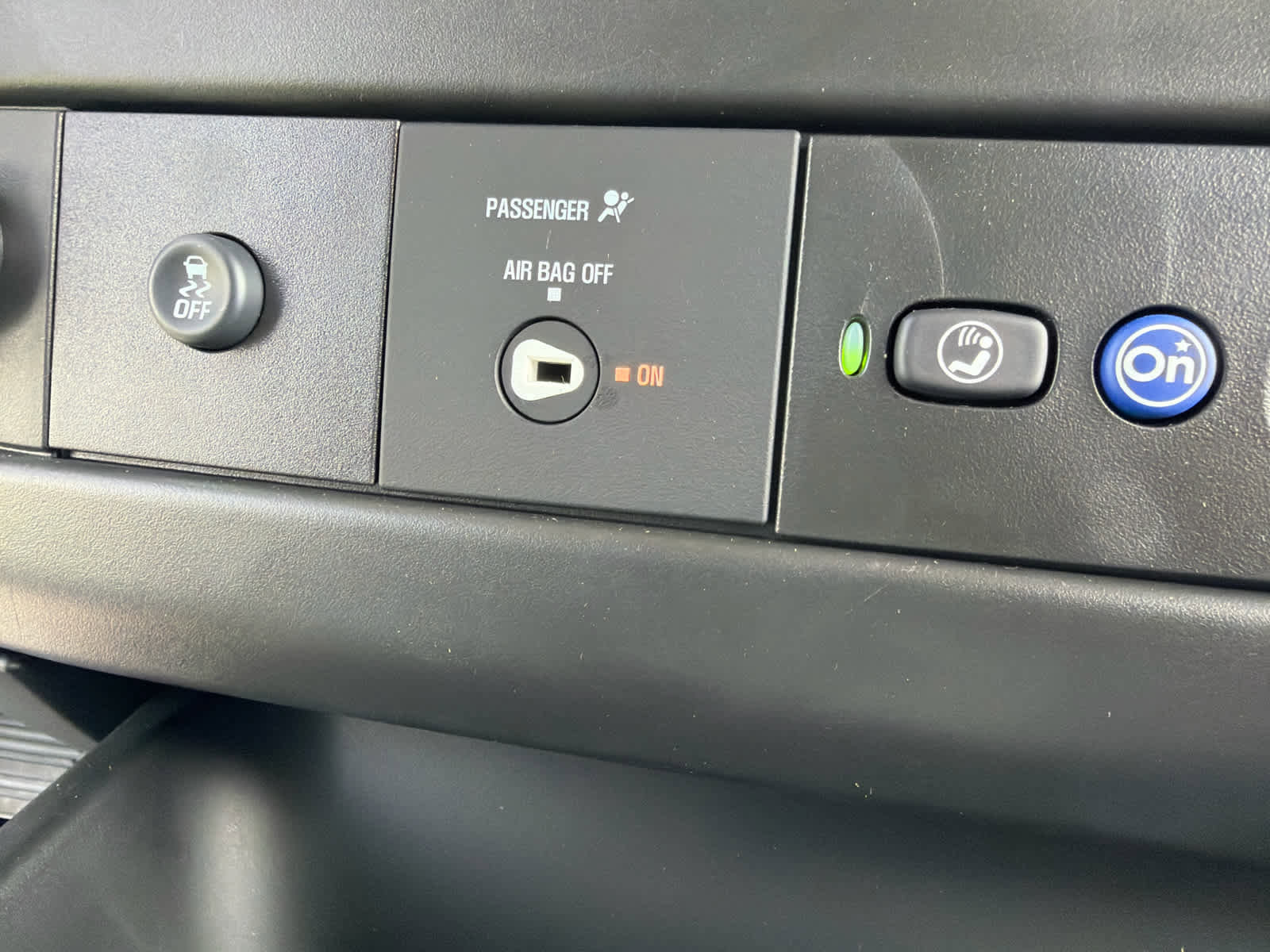 New 2025 Chevrolet Express 2500 w/ Driver Convenience Package image 31