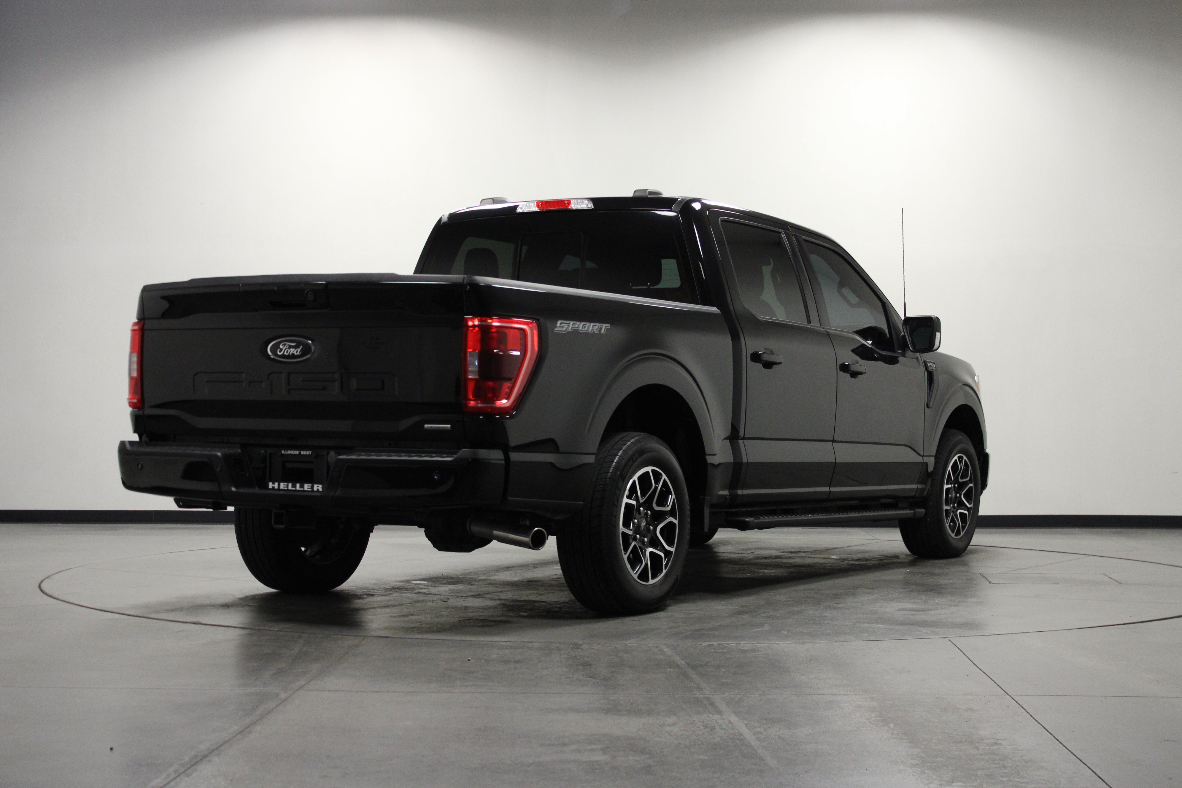 Used 2023 Ford F150 XLT w/ Equipment Group 302A High RWD image 4