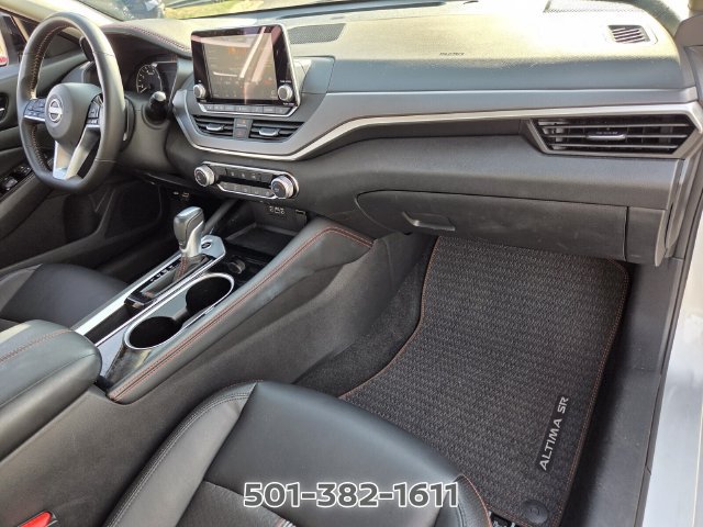 Used 2025 Nissan Altima 2.5 SR FWD image 16