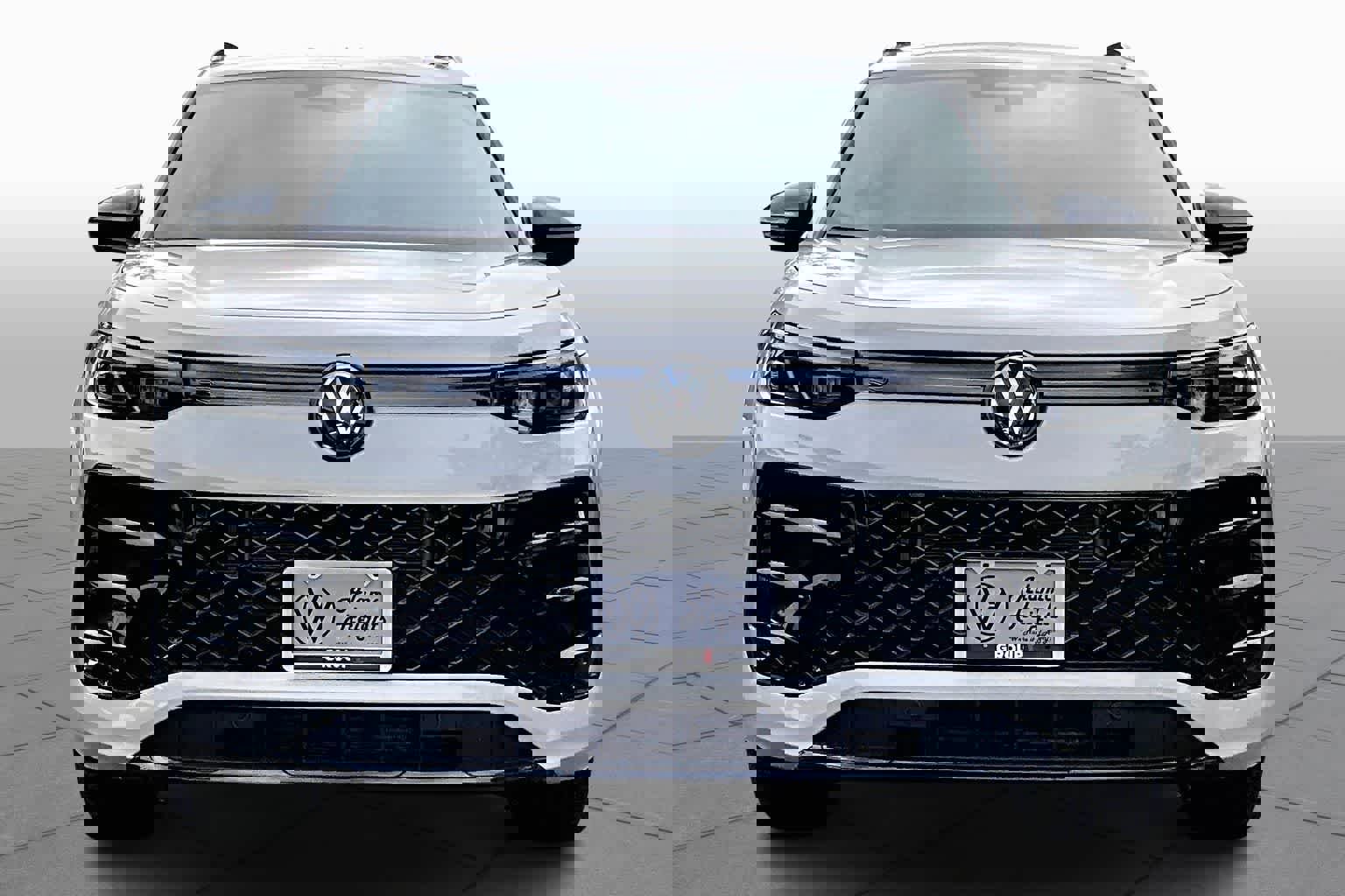 New 2026 Volkswagen Tiguan SE R-Line image 3