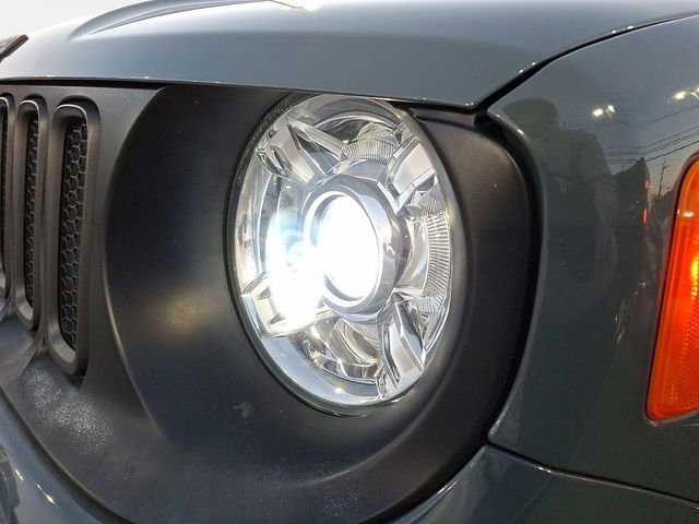 Used 2018 Jeep Renegade Trailhawk w/ Safety & Security Group image 11