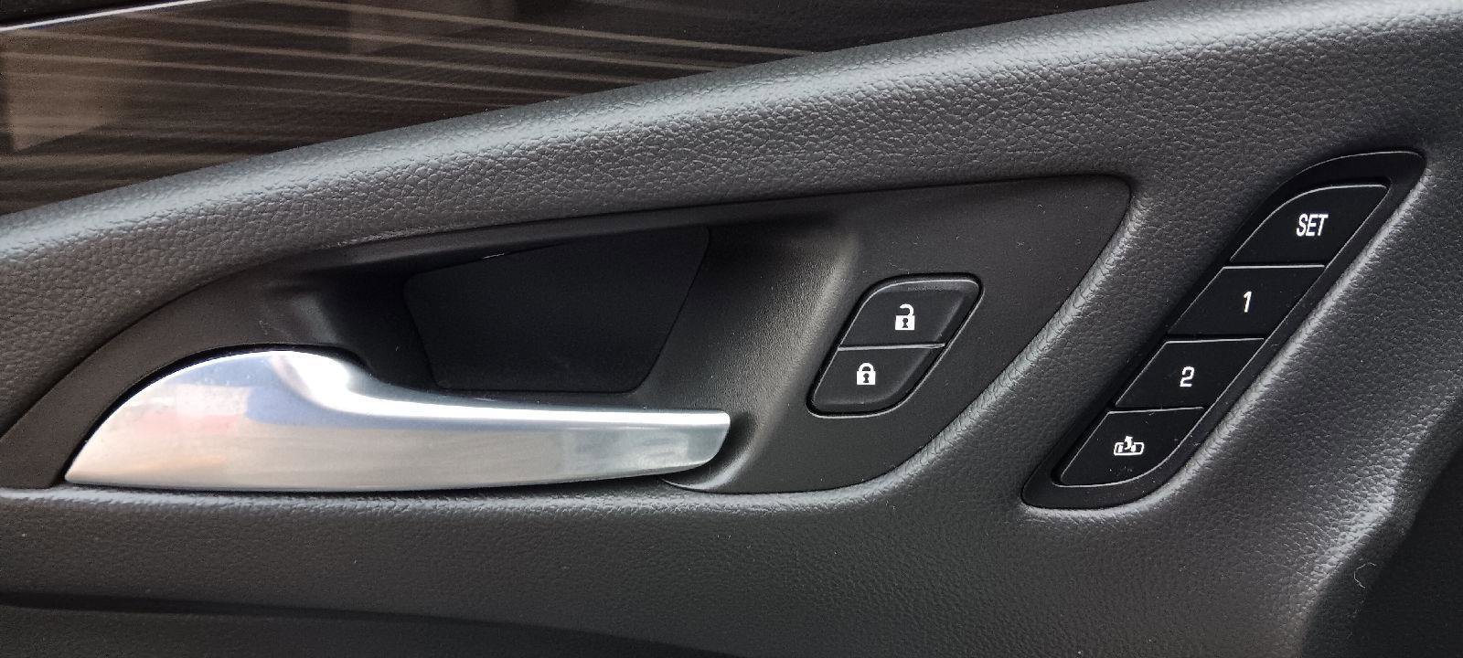 Used 2020 Buick Envision Essence w/ LPO, Cargo Package image 8