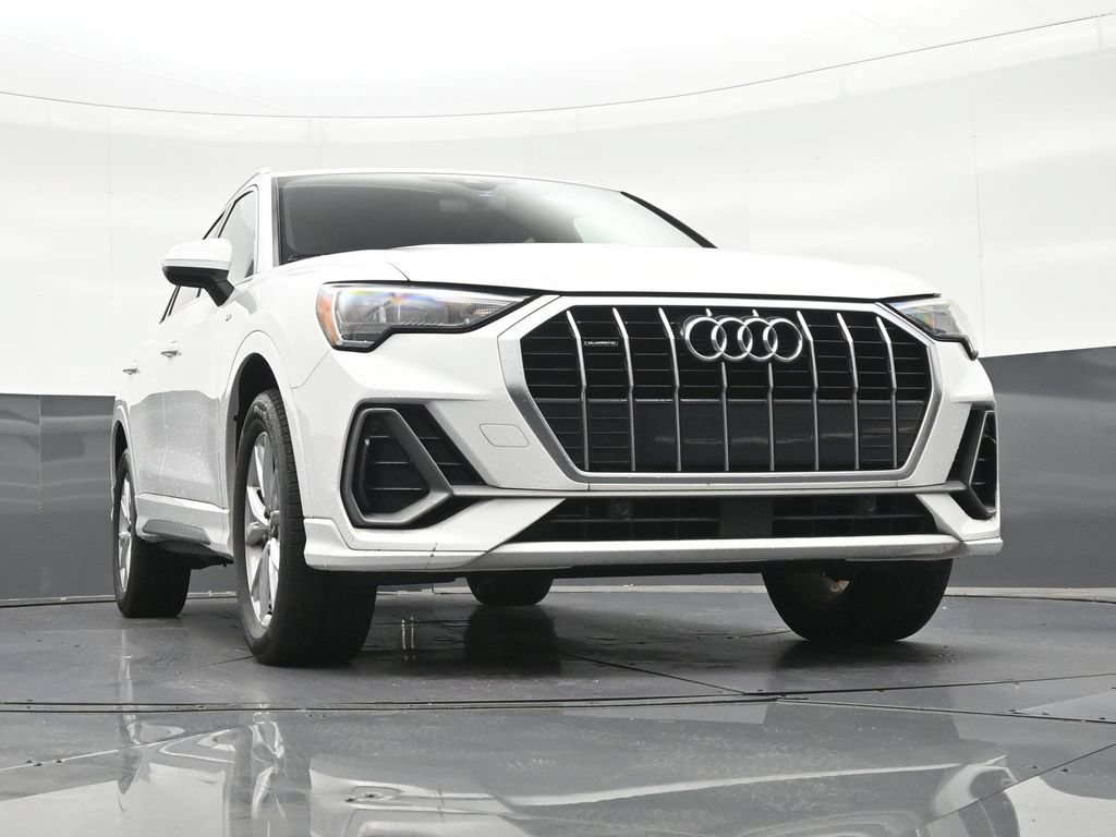 Used 2021 Audi Q3 2.0T Premium w/ Convenience Package AWD/4WD image 29