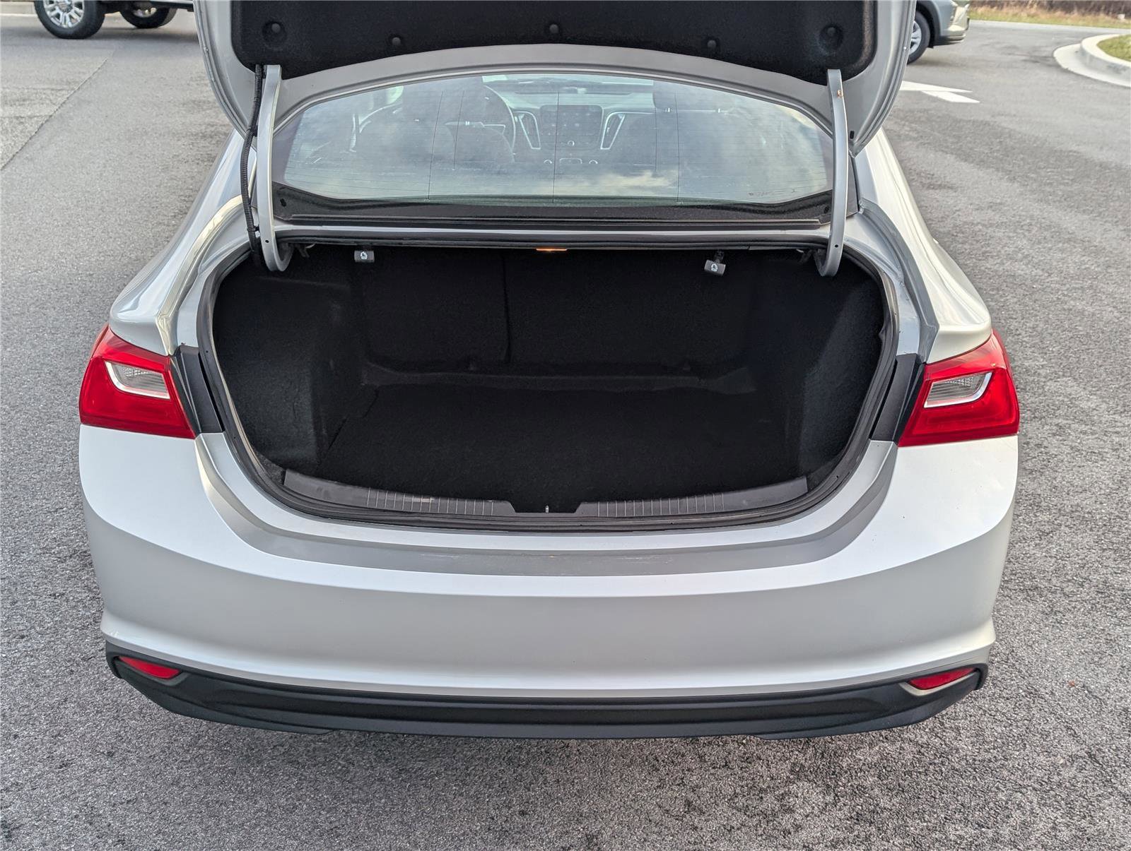 Used 2019 Chevrolet Malibu LS image 12