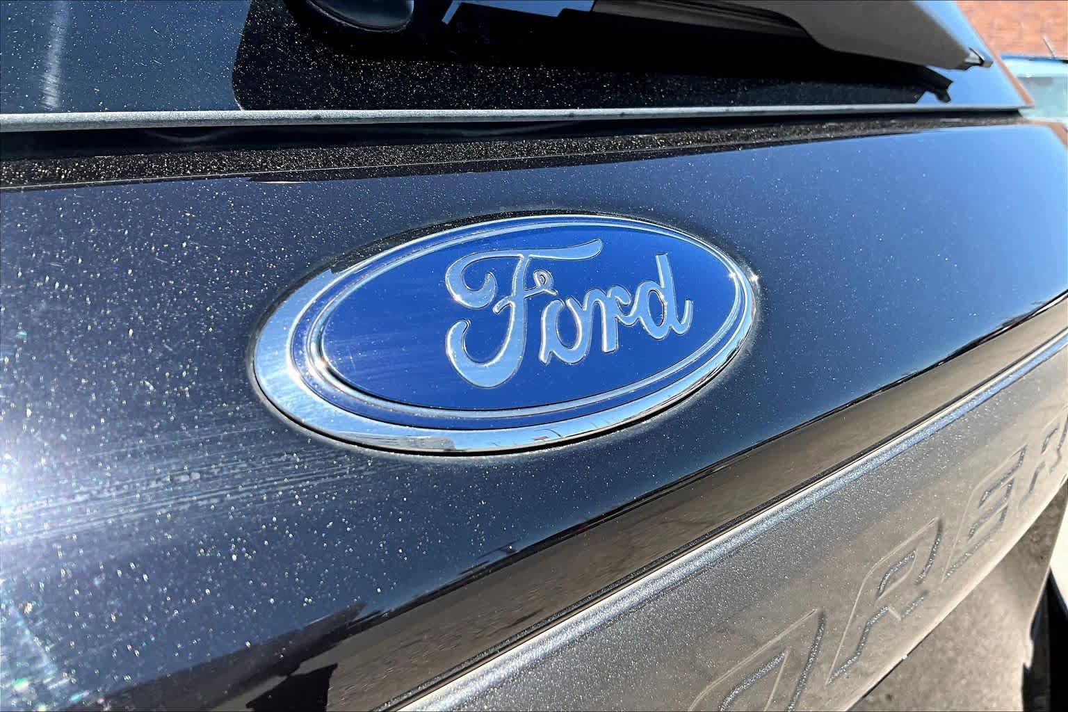 Used 2022 Ford Explorer XLT w/ Equipment Group 202A image 30