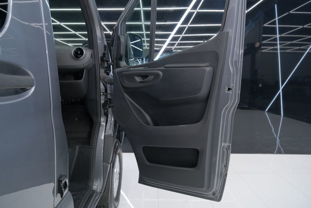 Used 2021 Mercedes-Benz Sprinter 2500 image 59