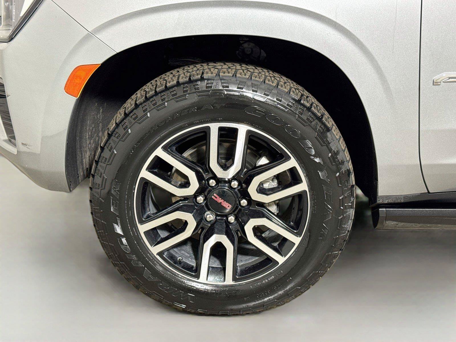 Certified 2024 GMC Yukon XL AT4 w/ Technology Package AWD/4WD image 33