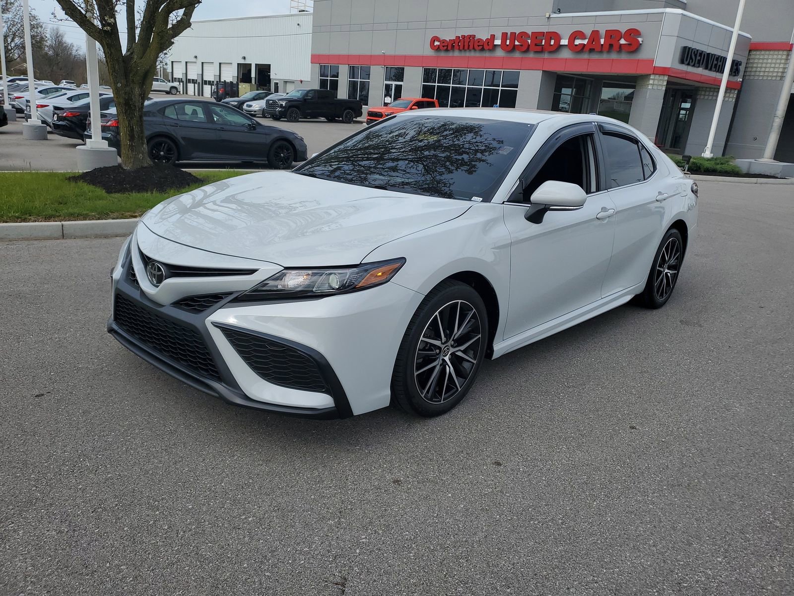 Certified 2023 Toyota Camry SE image 2