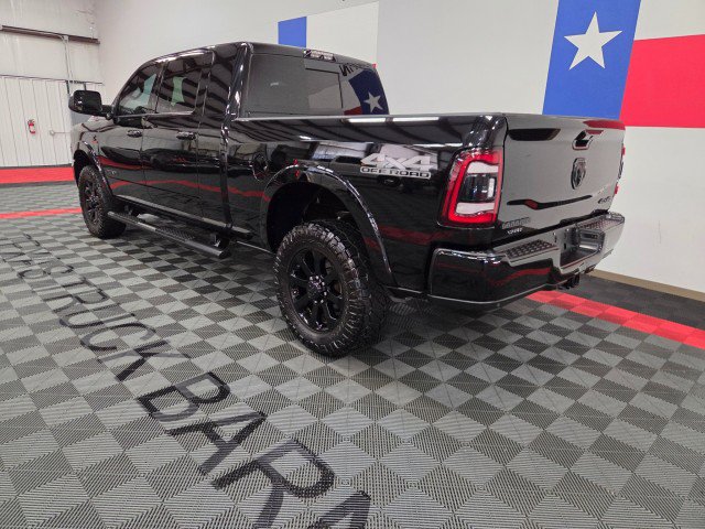 Used 2019 RAM 2500 Laramie w/ Black Appearance Package AWD/4WD image 5