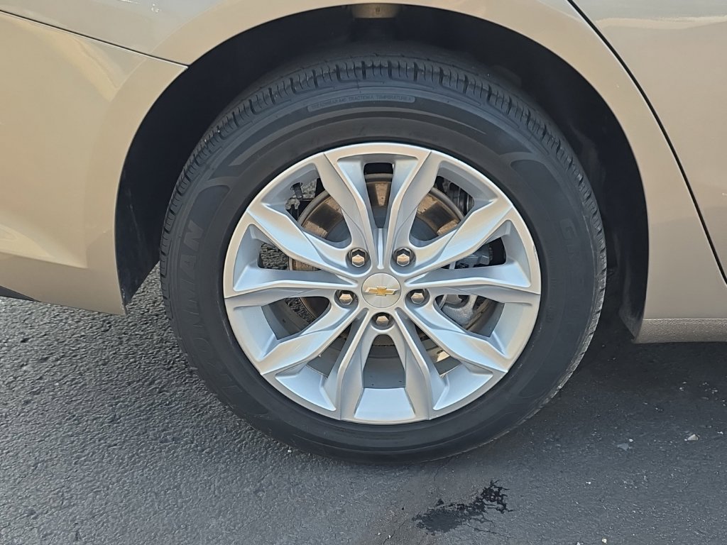 Used 2024 Chevrolet Malibu LT FWD image 16