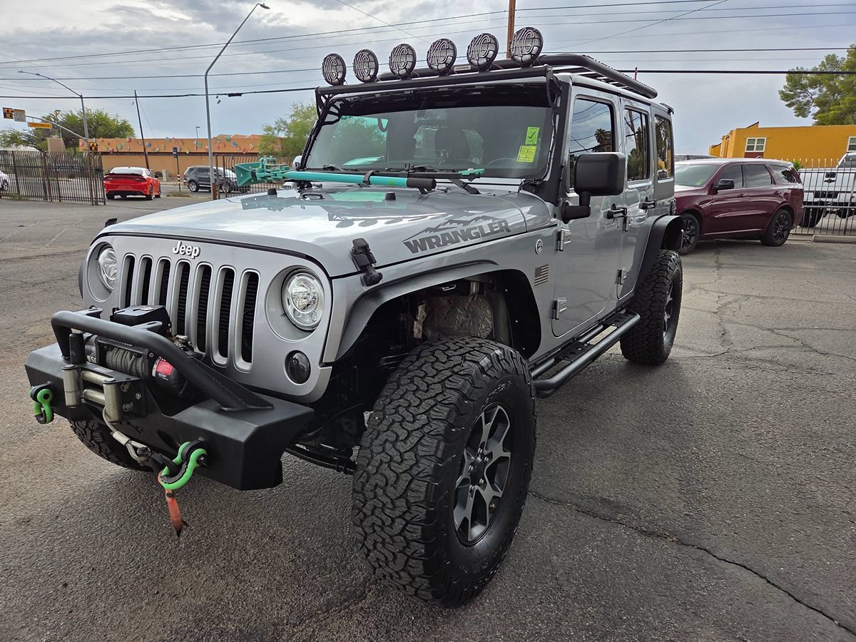 Used 2018 Jeep Wrangler Unlimited Sahara w/ Connectivity Group AWD/4WD image 25