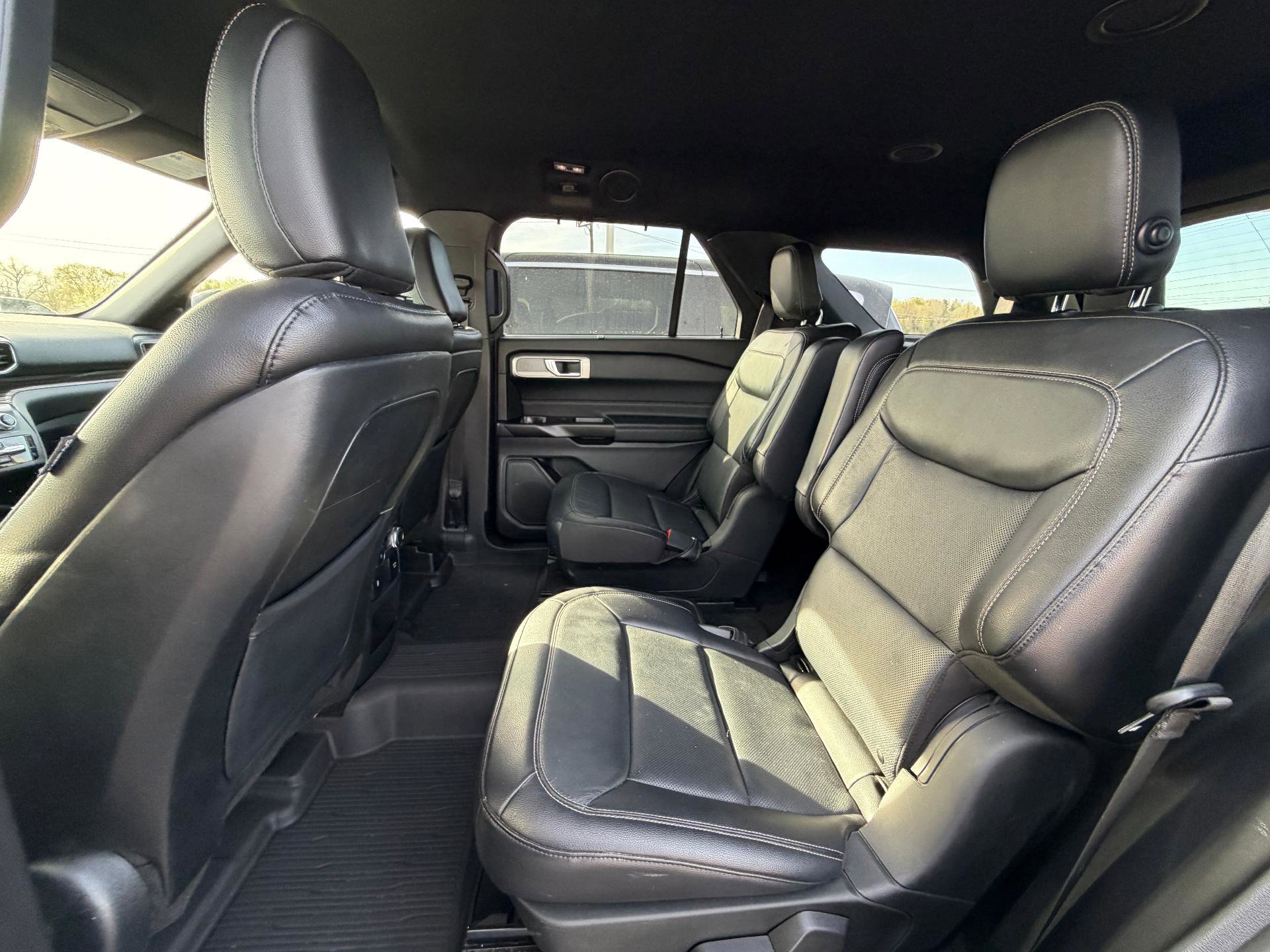Used 2020 Ford Explorer Limited AWD/4WD image 10