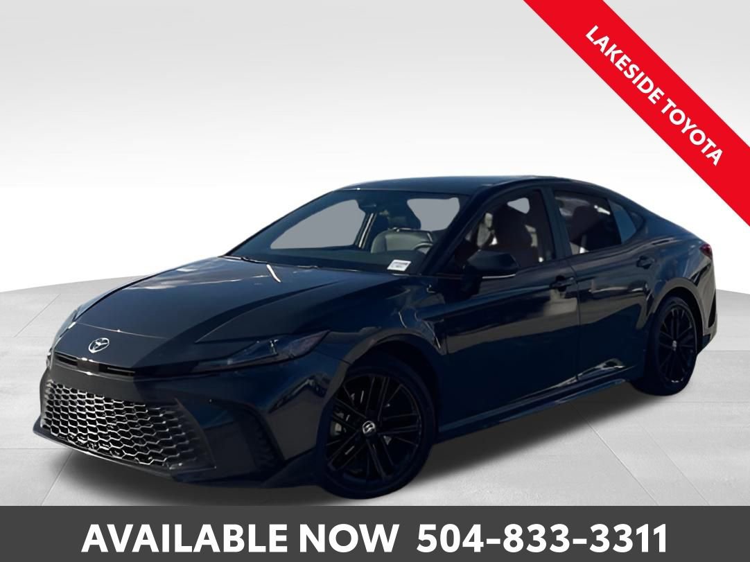 Used 2025 Toyota Camry SE image 1