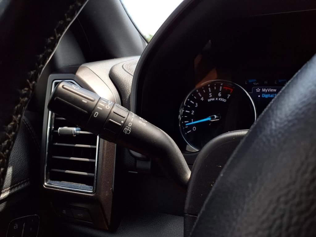 Used 2020 Ford Expedition Limited image 24