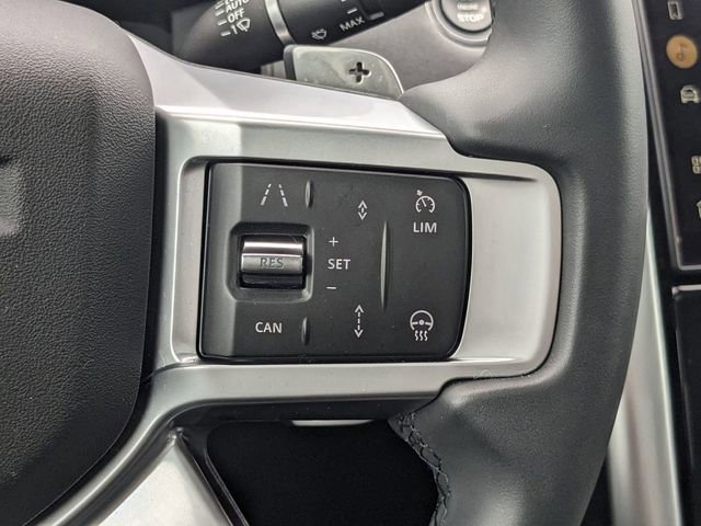 Used 2024 Land Rover Discovery S image 32