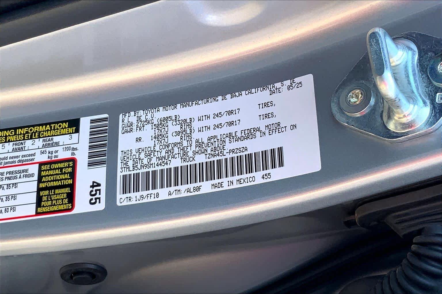 Used 2025 Toyota Tacoma SR5 AWD/4WD image 37