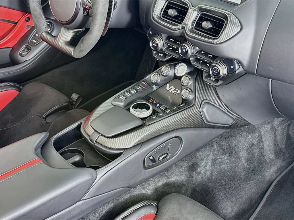Used 2023 Aston Martin V12 Vantage Roadster RWD image 18