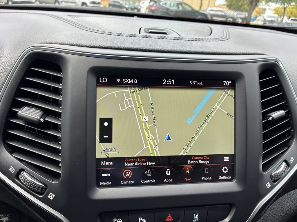 Used 2023 Jeep Cherokee Altitude Lux w/ Mopar Interior Package AWD/4WD image 29