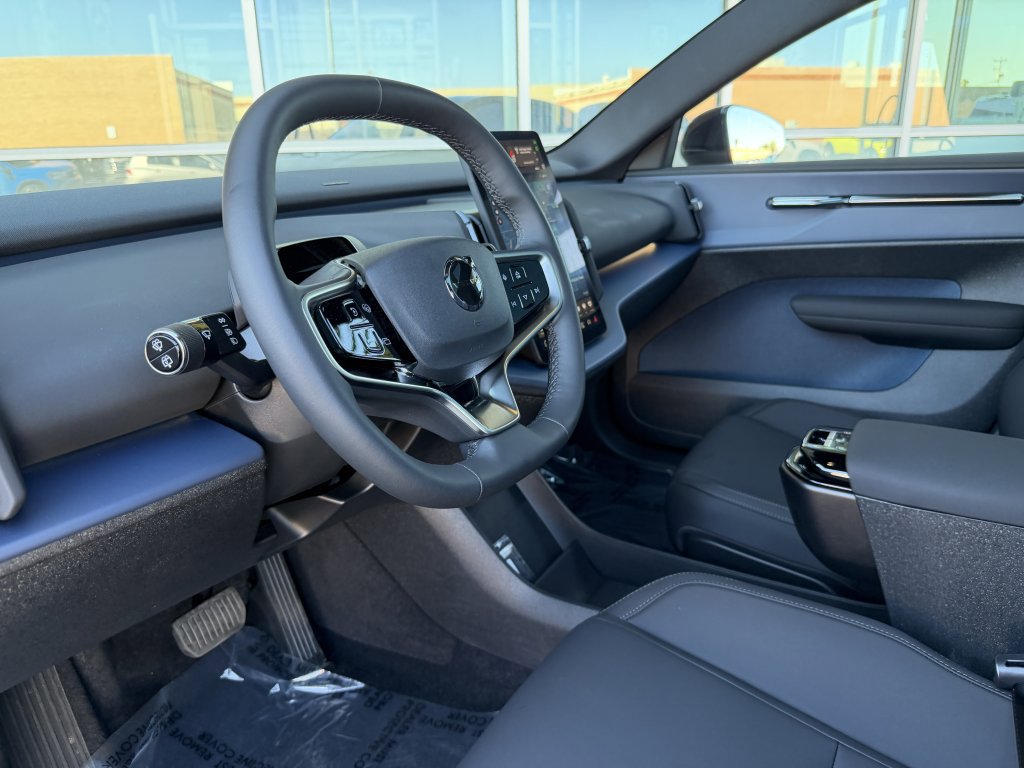 Used 2025 Volvo EX30 Ultra image 28