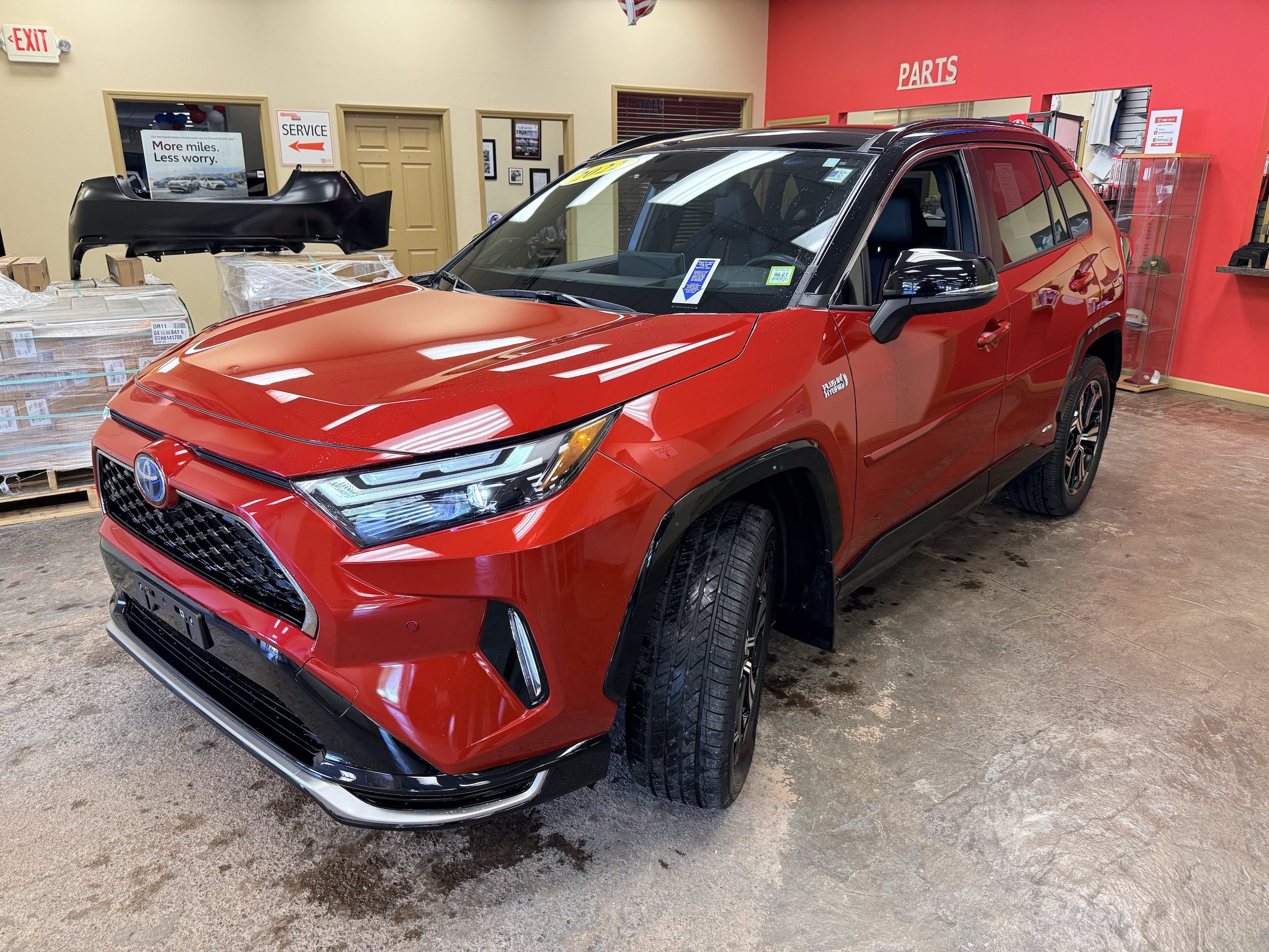 Used 2022 Toyota RAV4 XSE w/ Premium Package AWD/4WD image 3