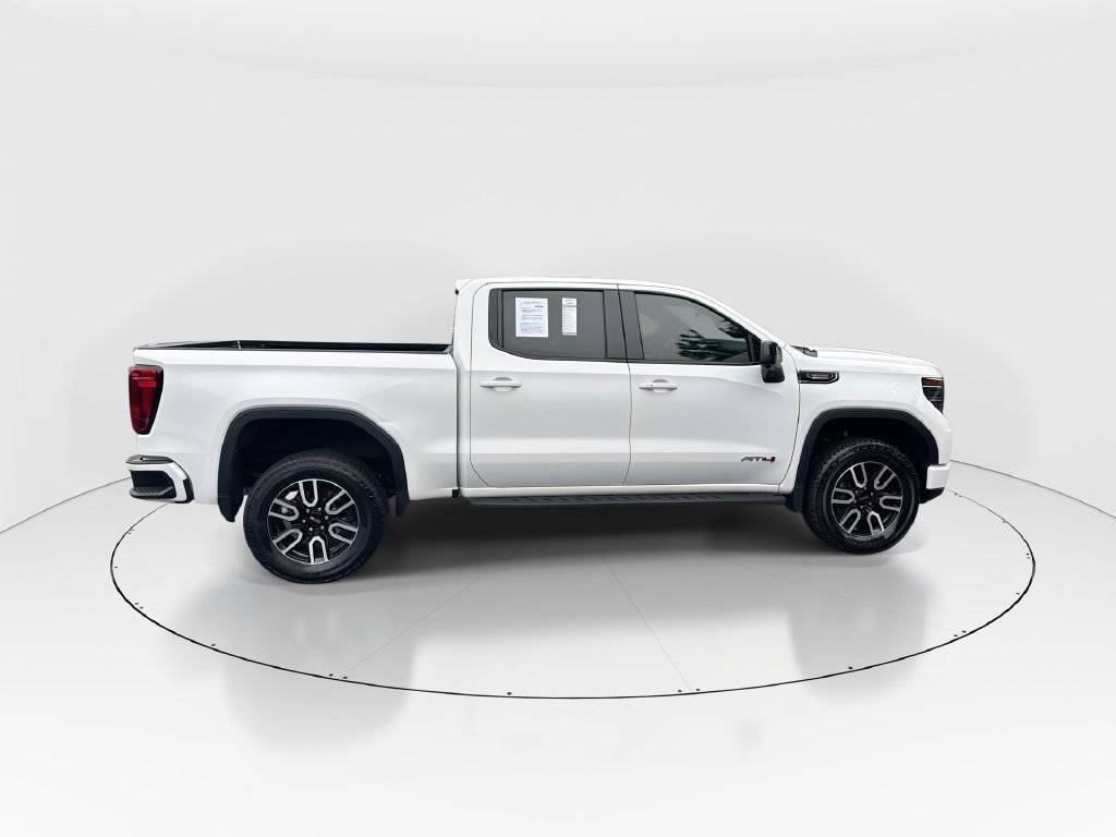 Used 2025 GMC Sierra 1500 AT4 w/ AT4 Premium Package AWD/4WD image 9