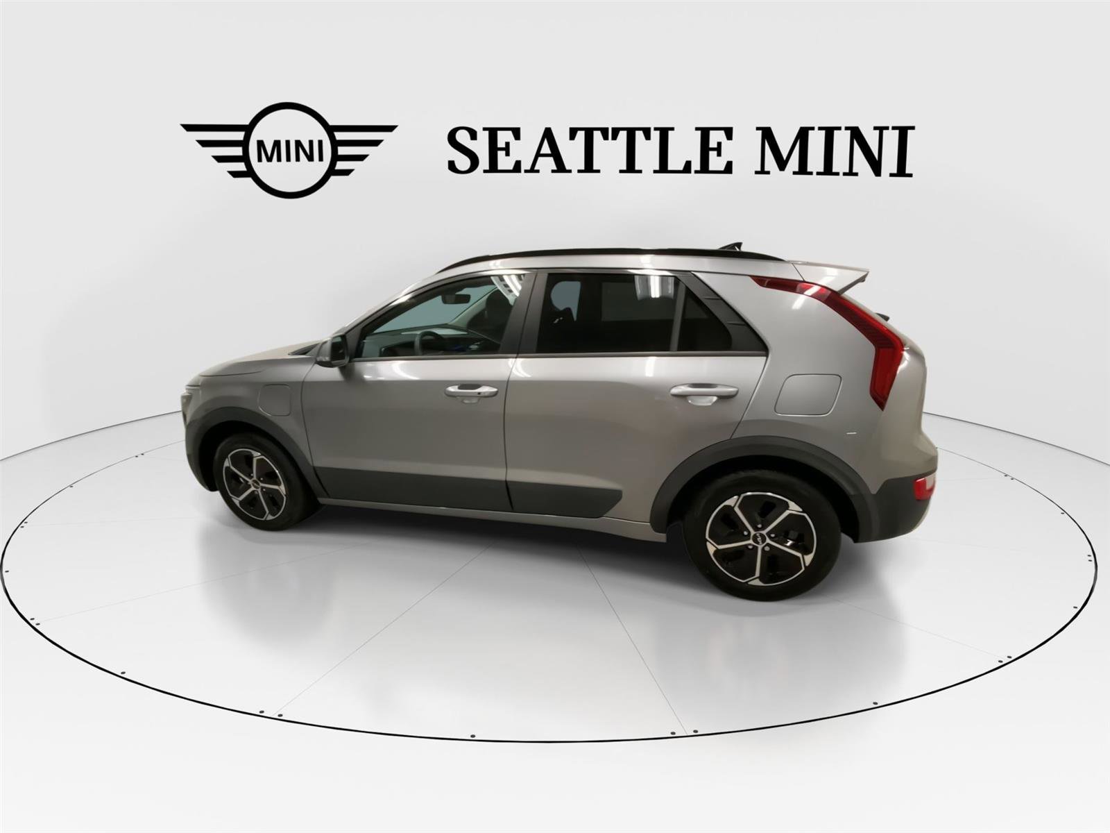 Used 2023 Kia Niro EX FWD image 7