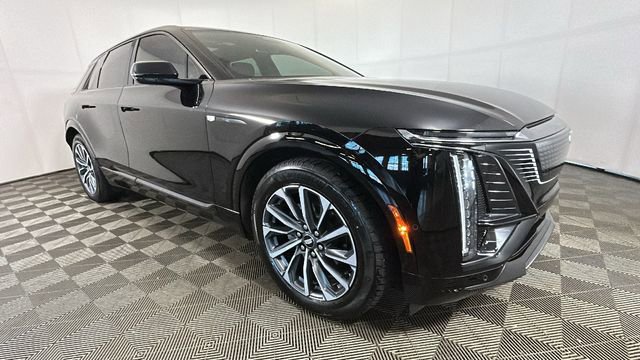Used 2024 Cadillac Lyriq Sport AWD/4WD image 2