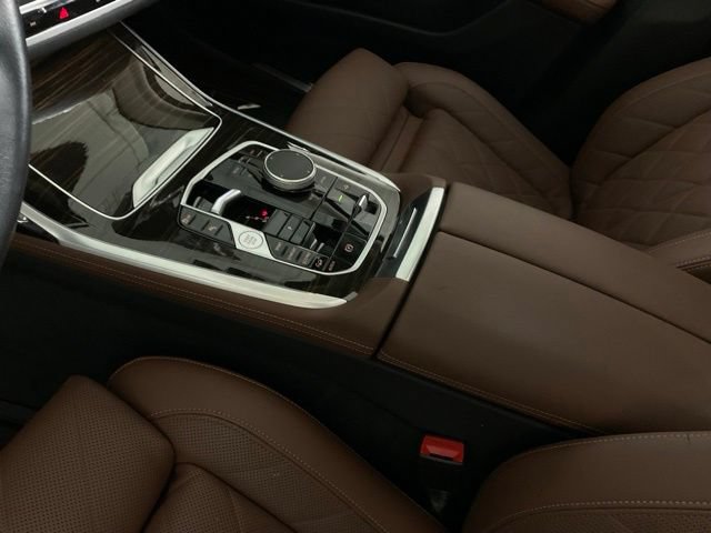 Used 2024 BMW X7 xDrive40i w/ Premium Package AWD/4WD image 18