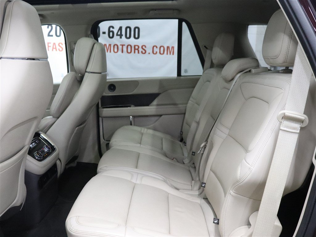 Used 2020 Lincoln Navigator Reserve w/ Equipment Group 201A Reserve AWD/4WD image 17