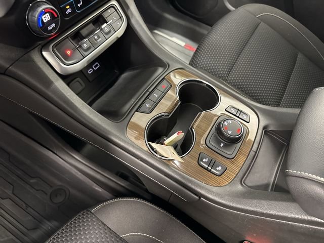 Certified 2023 GMC Acadia SLE w/ Driver Convenience Package image 21