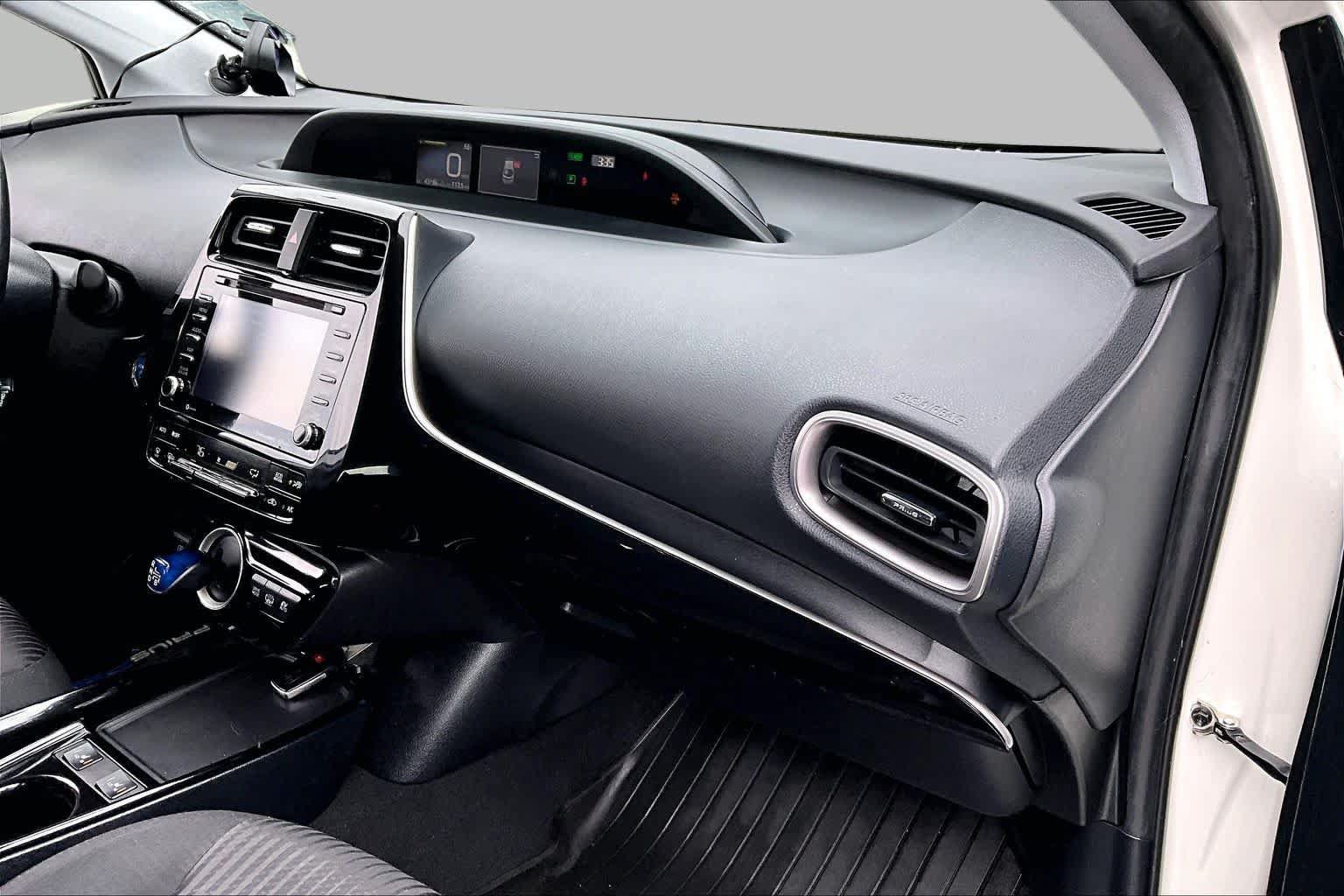 Certified 2020 Toyota Prius Prime LE FWD image 17