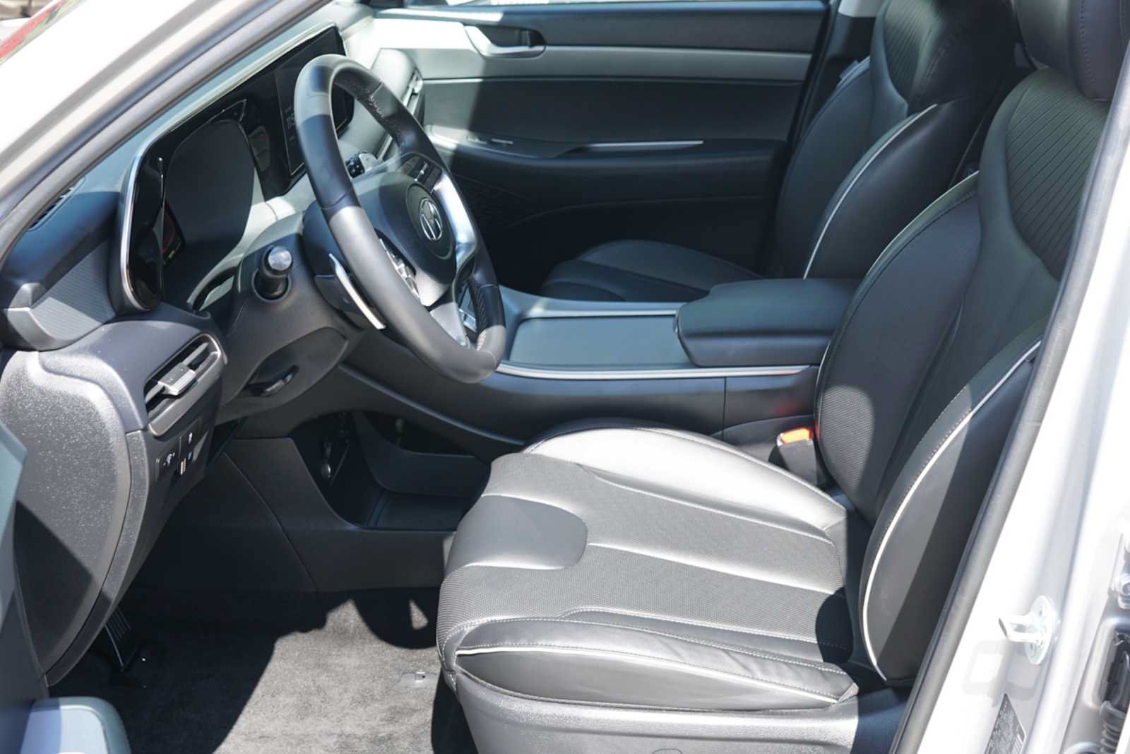 Used 2025 Hyundai Palisade SEL FWD image 8