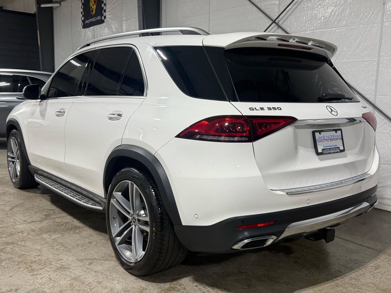 Used 2022 Mercedes-Benz GLE 350 4MATIC image 4
