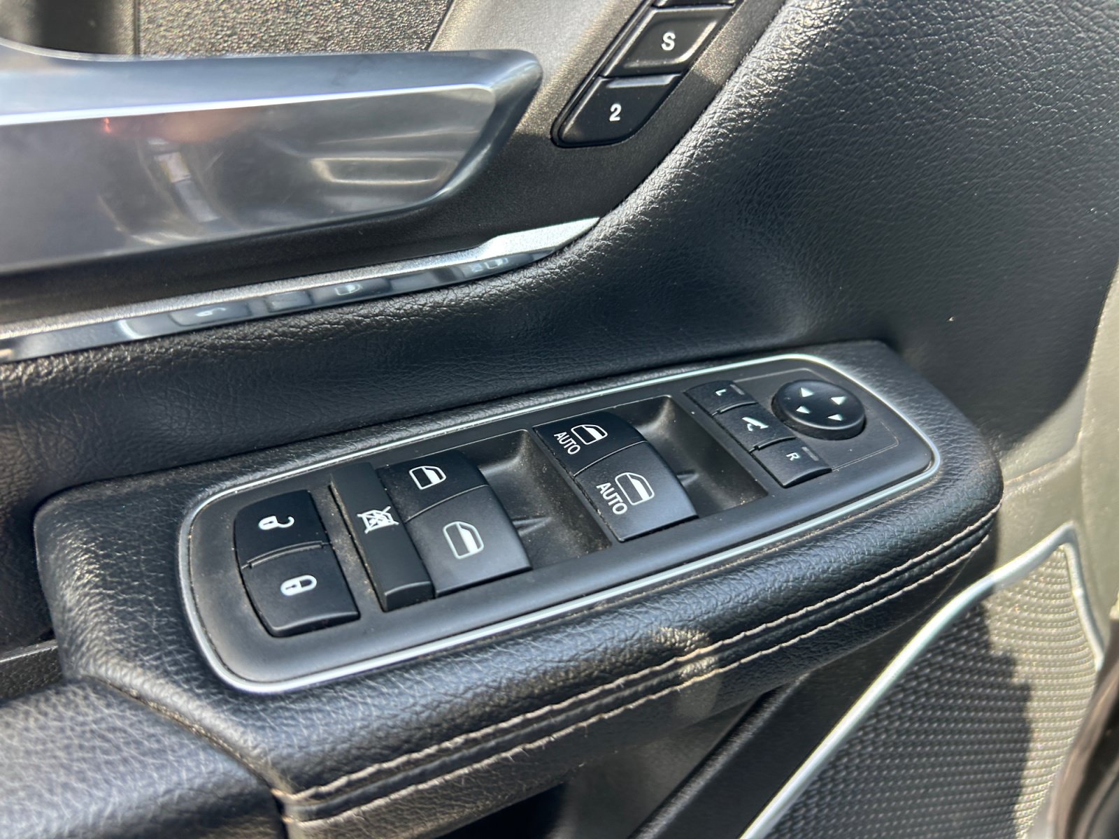 Used 2019 RAM 1500 Laramie w/ Sport Appearance Package AWD/4WD image 13
