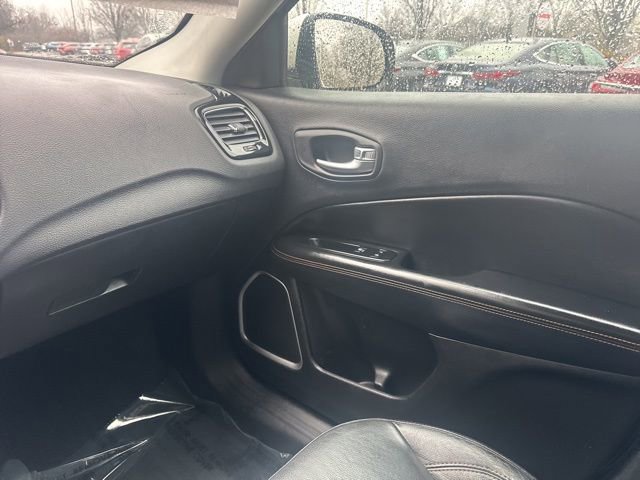 Used 2018 Jeep Compass Limited w/ Navigation Group image 27
