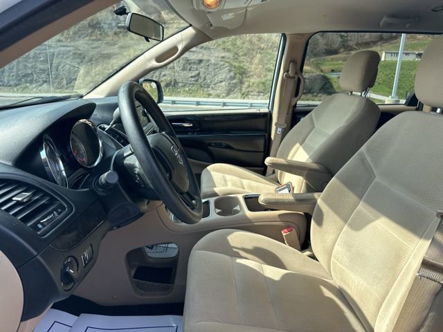 Used 2016 Dodge Grand Caravan SXT image 15