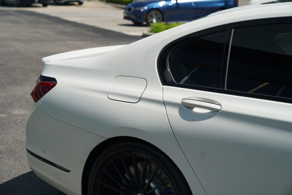 Used 2022 BMW ALPINA B7 xDrive w/ Luxury Rear Seating Package AWD/4WD image 23