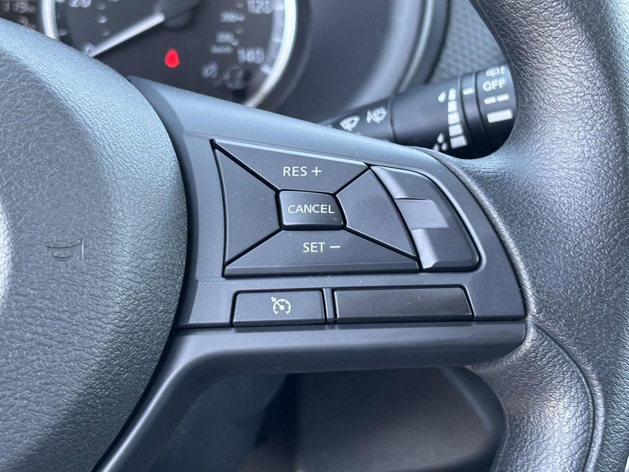 New 2025 Nissan Kicks Play S FWD image 32