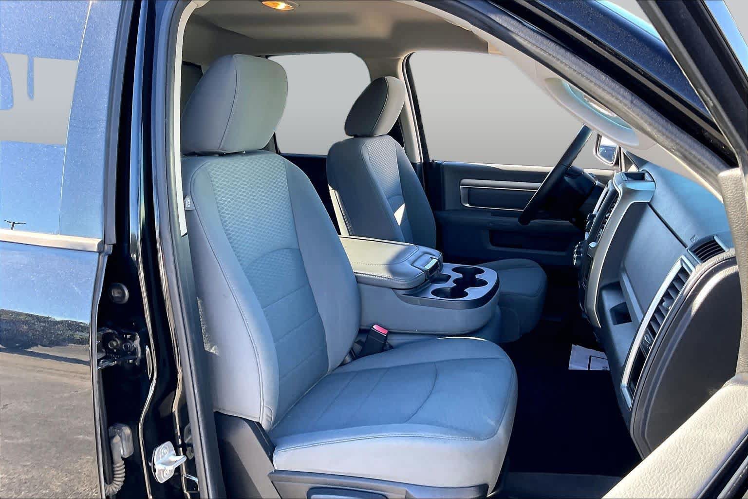 Used 2014 RAM 1500 Classic SLT RWD image 9