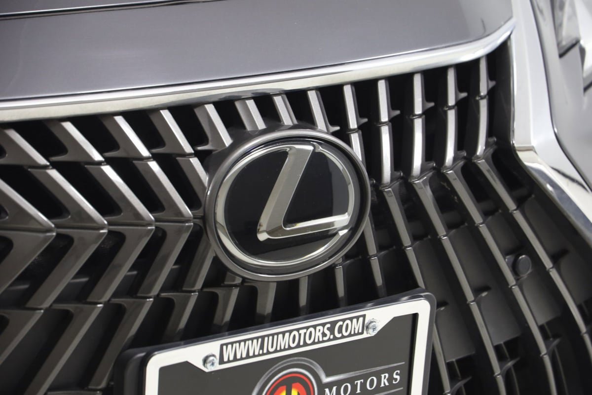 Used 2023 Lexus ES 300h w/ Premium Package image 16