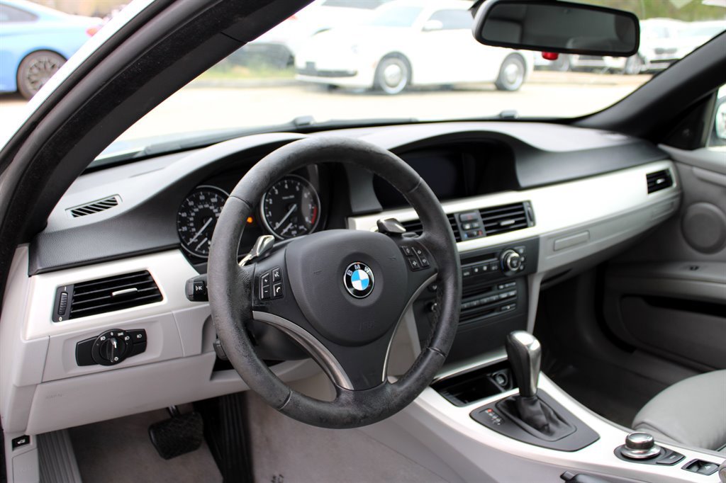Used 2007 BMW 335i Convertible image 20