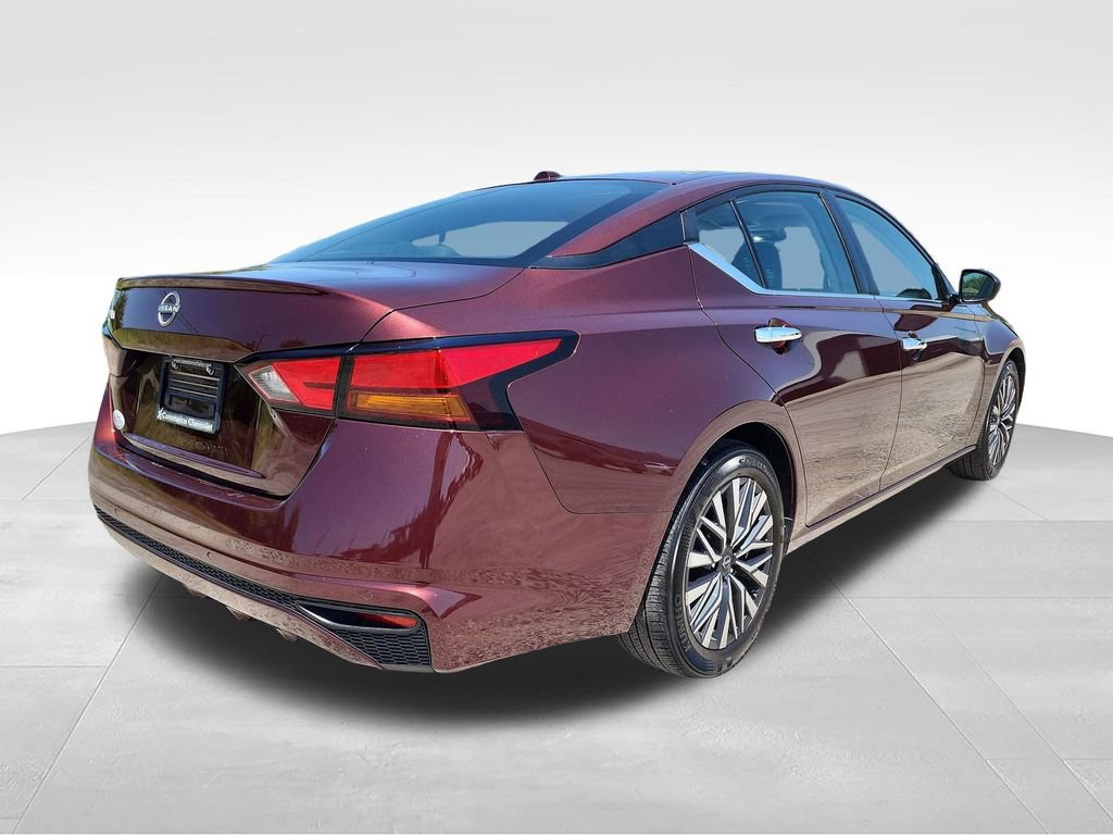 Used 2025 Nissan Altima 2.5 SV FWD image 7