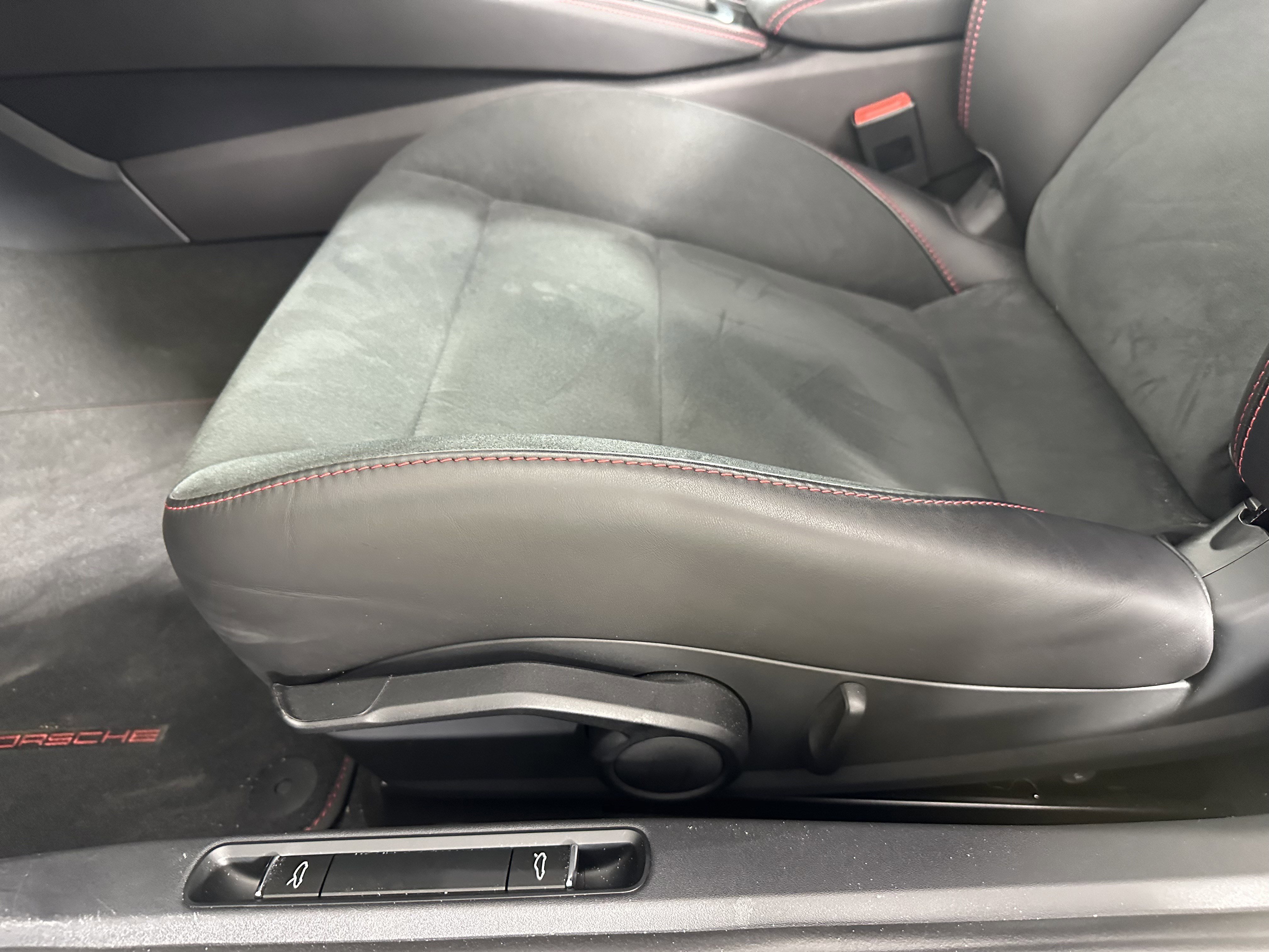 Used 2023 Porsche 718 Cayman GT4 image 21