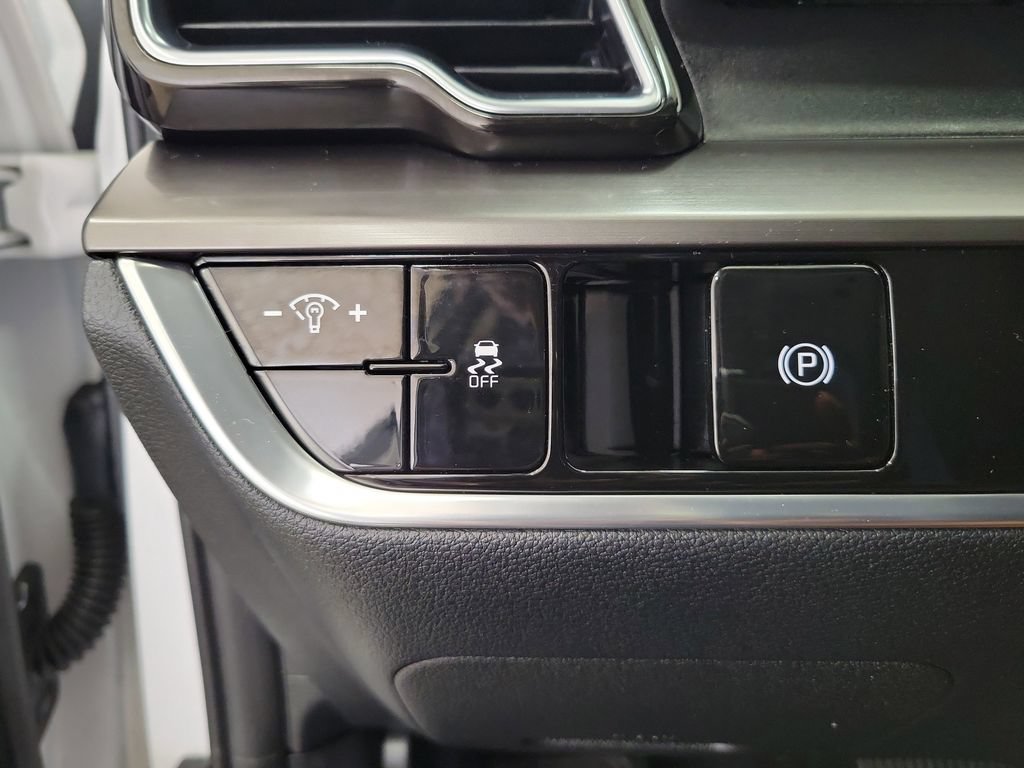 Used 2023 Kia Sportage EX FWD image 31