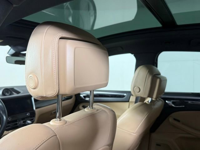 Used 2024 Porsche Macan AWD/4WD image 29